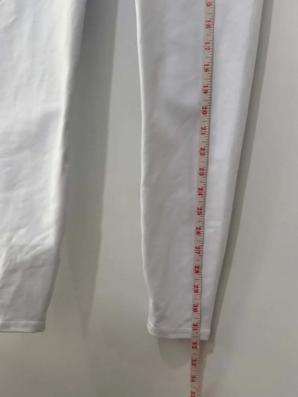 Alo Yoga High-Waist Airbrush Leggings in White